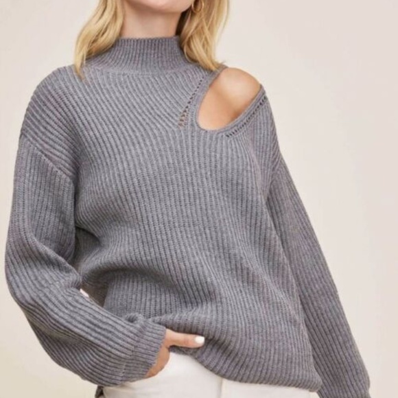Astr Sweaters - NWT ASTR the Label Cutout Turtleneck Sweater